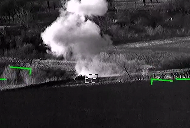 Минобороны РФ показало кадры уничтожения  экипажами ударных вертолетов бронетехники ВСУ