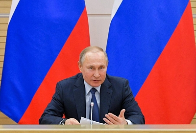 Владимир Путин поддержал идею упомянуть в Конституции РФ особое отношение к детям