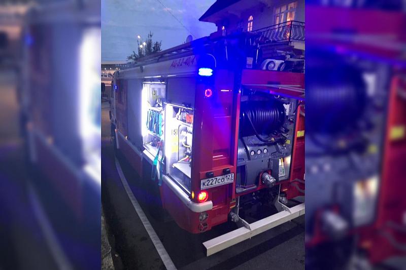 В Сочи в ночном пожаре погиб человек, еще один госпитализирован