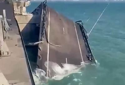 Видео с места ЧП на Крымском мосту публикуют в Сети