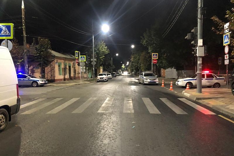 В Краснодаре пьяный водитель иномарки сбил насмерть мотоциклиста и попытался скрыться с места ДТП