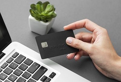 Объём средств на выданных кредитных картах на Кубани снизился на 37% в 2025 году