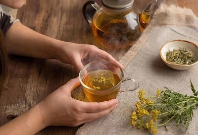 Пьем чай из зверобоя от хандры и упадка сил: как вернуть настроение и спокойный сон 