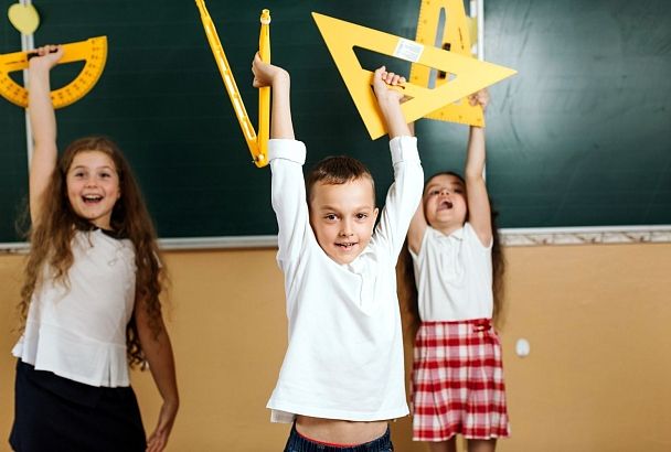 Некоторых детей мигрантов не примут в школы России