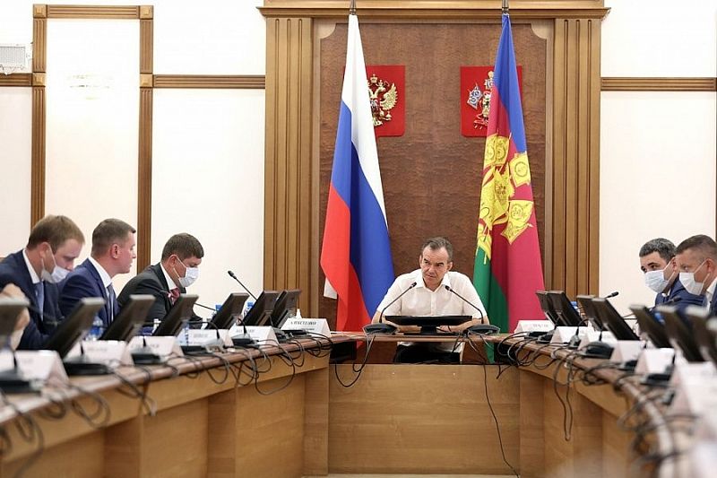 Губернатор Вениамин Кондратьев поручил проверить законность размещения заправок по Краснодарскому краю