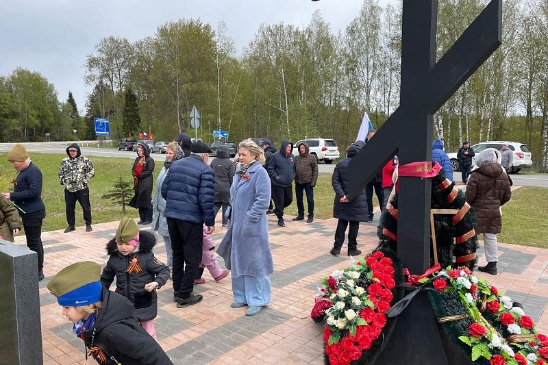 Делегация кубанского землячества возложила цветы к мемориалу кубанским казакам-героям обороны Москвы
