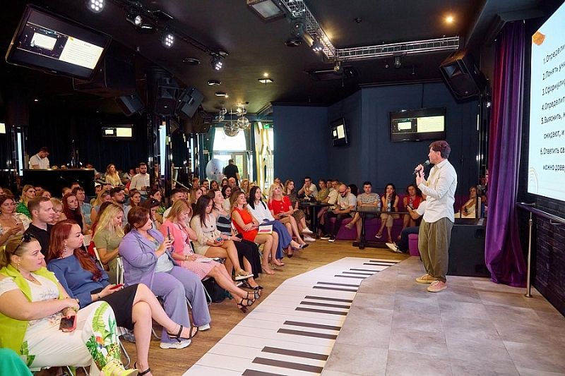 «Своя среда»: почти 150 предпринимателей приняли участие в бизнес-встрече в Краснодаре
