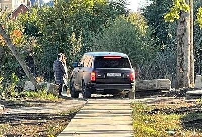 В МЦУ Краснодара разъяснили, легален ли тротуар по улице Батуринской