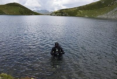 Дайверы из Краснодарского края погрузились в озера на границе КЧР и Абхазии на высоте более 2 тысяч метров 