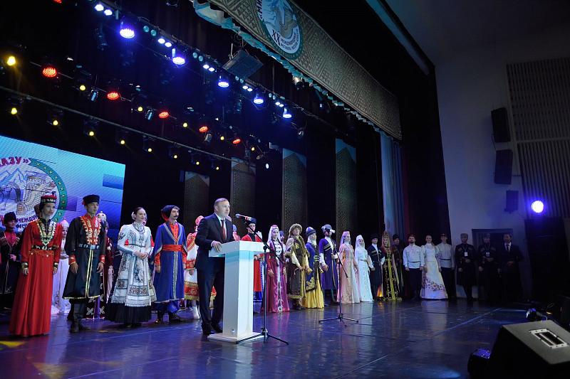 Глава Адыгеи приветствовал участников ХХ международного фестиваля мастеров искусств «Мир Кавказу»