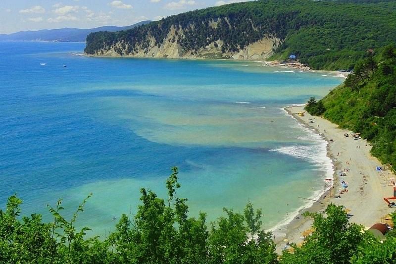 Четыре курорта Краснодарского края вошли в десятку самых популярных курортных поселков в высокий сезон