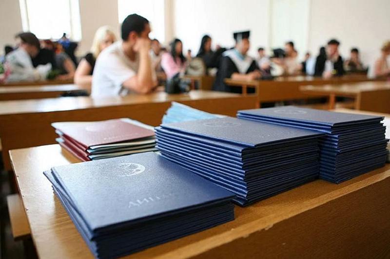 В России подорожало высшее образование