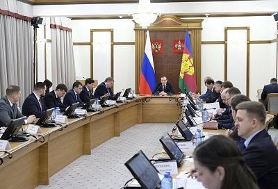 Дороги, ЖКХ, благоустройство: какие темы чаще всего обсуждали в феврале в соцсетях жители Кубани