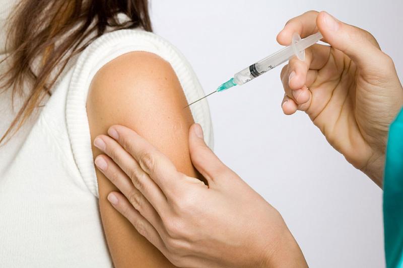 Минздрав рекомендует прививаться от гриппа не позднее октября