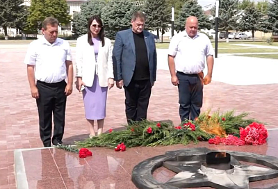 В Белой Глине обновили мемориал павшим землякам: у Вечного огня объединили память о Великой Отечественной и героях СВО