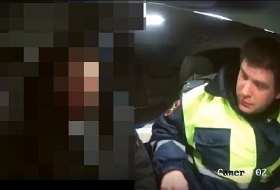 На Кубани пьяный водитель уснул в машине ДПС во время задержания