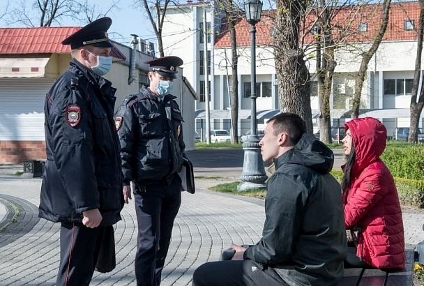 Более 240 административных протоколов составили на нарушителей антиковидных мер в Краснодаре