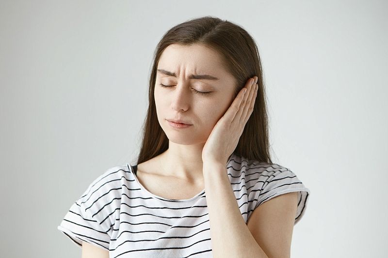 Приложи и лежи: что делать, если болит ухо
