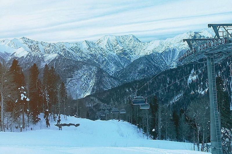 Эвакуированным с канатной дороги туристам пообещали начислить подарочные ски-пассы