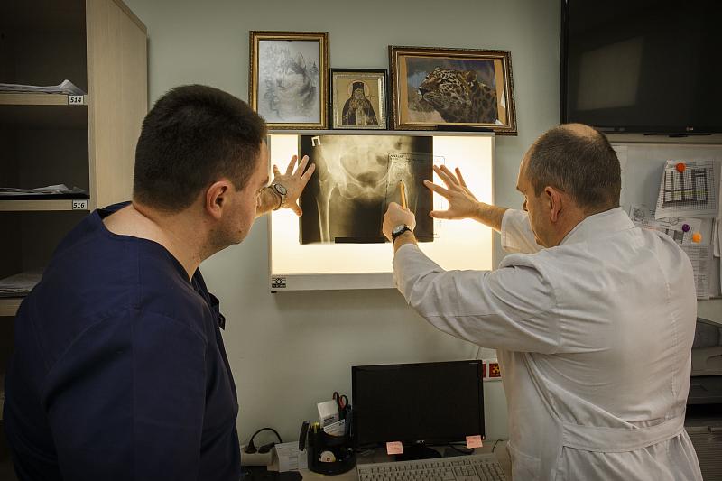 Краснодарские врачи провели сложную операцию пострадавшей в ДТП пенсионерке
