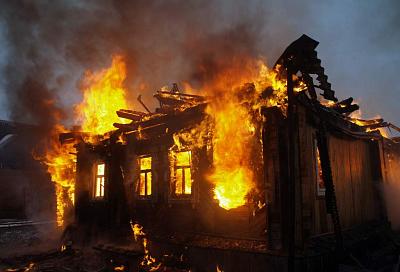 Пожар в Геленджике, где погибли 3 детей, мог возникнуть из-за дровяной печи