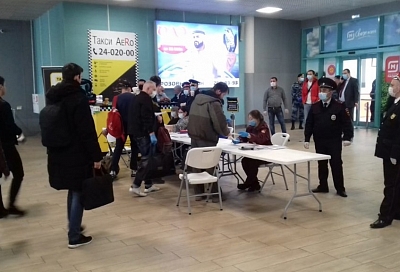 Пассажиров, прибывших в Краснодар из Москвы и Санкт-Петербурга, не отправили в обсерватор 