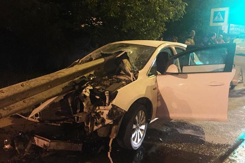В Краснодаре 21-летний водитель со стажем в несколько дней устроил жесткое ДТП с пострадавшими