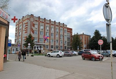 В центральной районной больнице станицы Ленинградской отремонтируют поликлинику