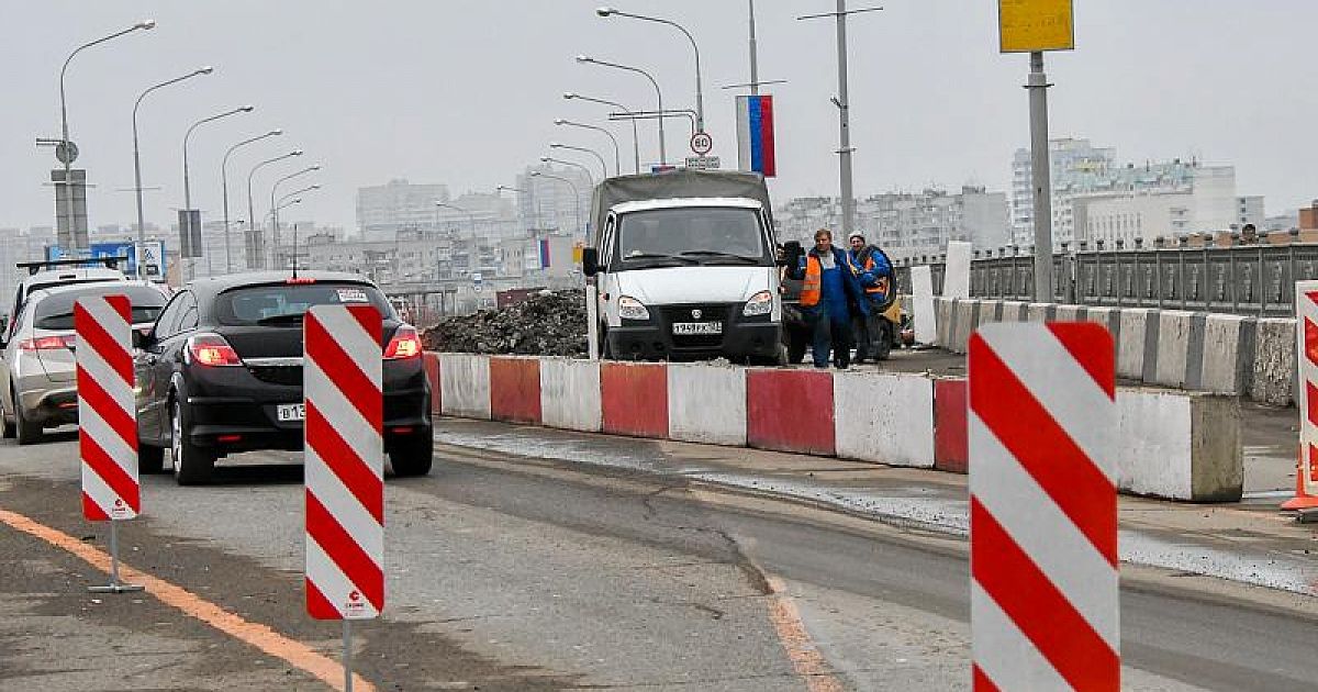 Краснодар поменять. Краснодар мост на Тургенева. Район Тургеневского моста Краснодар. Въезд Тургеневский мост. Пробка на Тургеневском мосту.