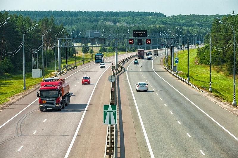 В Росавтодоре назвали срок увеличения лимита скорости на автомагистралях 