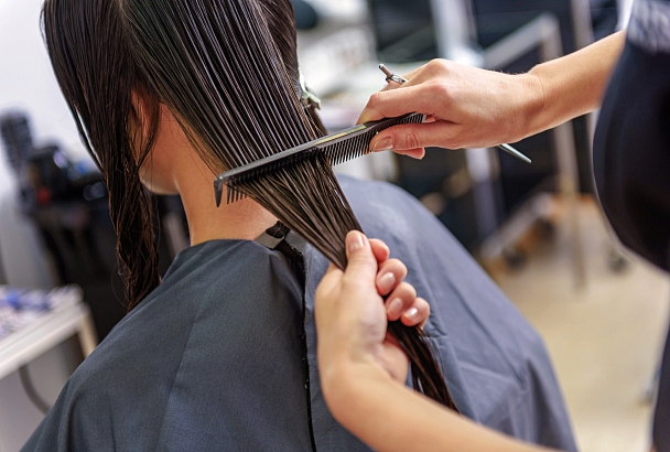 В Краснодарском крае ищут клиентов парикмахера с подтвержденным коронавирусом