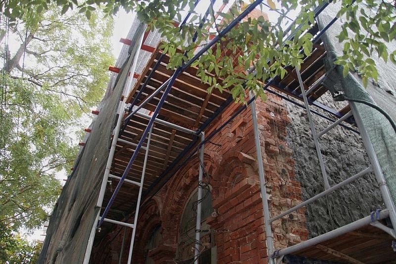 В историческом квартале Краснодара реставрируют фасад Дома сестер милосердия