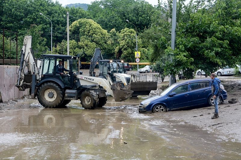 4 июля из-за обильных осадков в районе Сочи река Кудепста вышла из берегов.