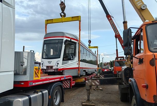 Еще три новых трамвая доставили в Краснодар