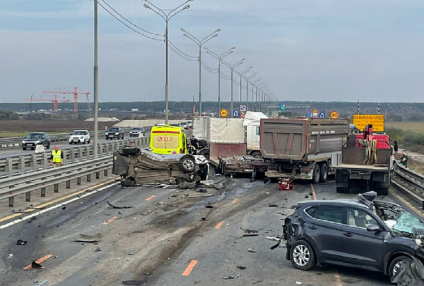 Уголовное дело возбуждено в отношении водителя из Краснодарского края за массовое ДТП с погибшей семьей