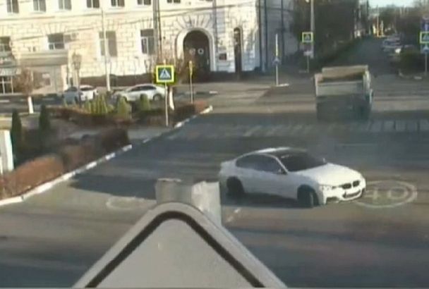 В Армавире поймали водителя BMW, устроившего дрифт в центре города