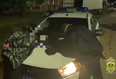 Двое мужчин с ножом напали на подростков в Краснодарском крае. Они задержаны