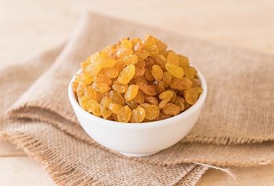 Изюм и отвар из него — это не только вкусное лакомство, но и эффективное средство для поддержания здоровья