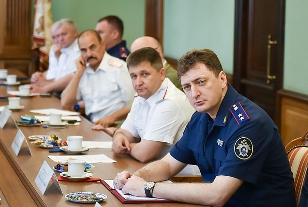 Александр Власов и Андрей Маслов провели встречу с родственниками погибших на СВО казаков-добровольцев