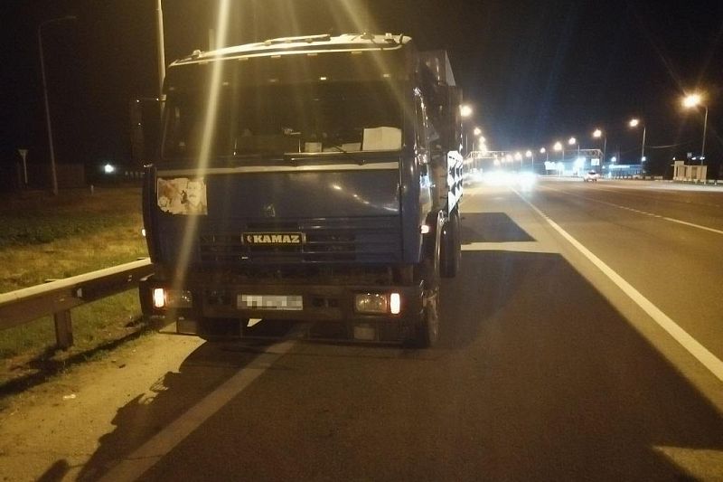 Водитель КамАза сбил пешехода в Красноармейском районе