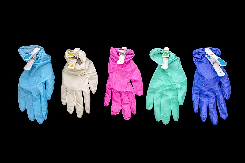 Почему медицинские перчатки не защитят вас от COVID-19