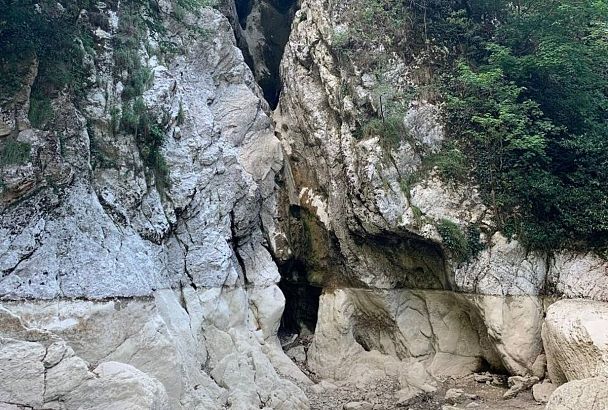 Агурский водопад в горах под Сочи пересох из-за жары