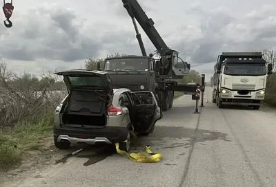 Lada Xray съехала в реку на Кубани. Два человека не выжили