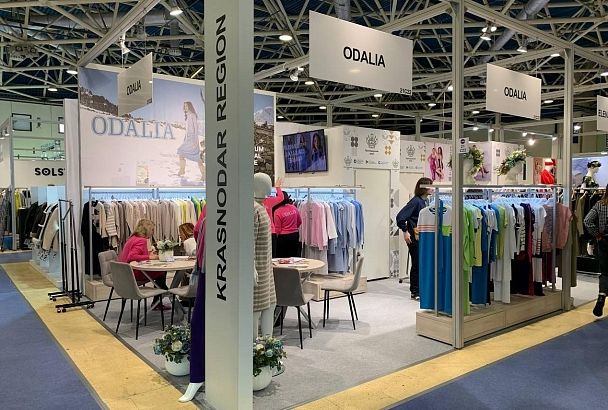 Ведущие торговые марки одежды Краснодарского края стали участниками двух международных выставок моды в Москве