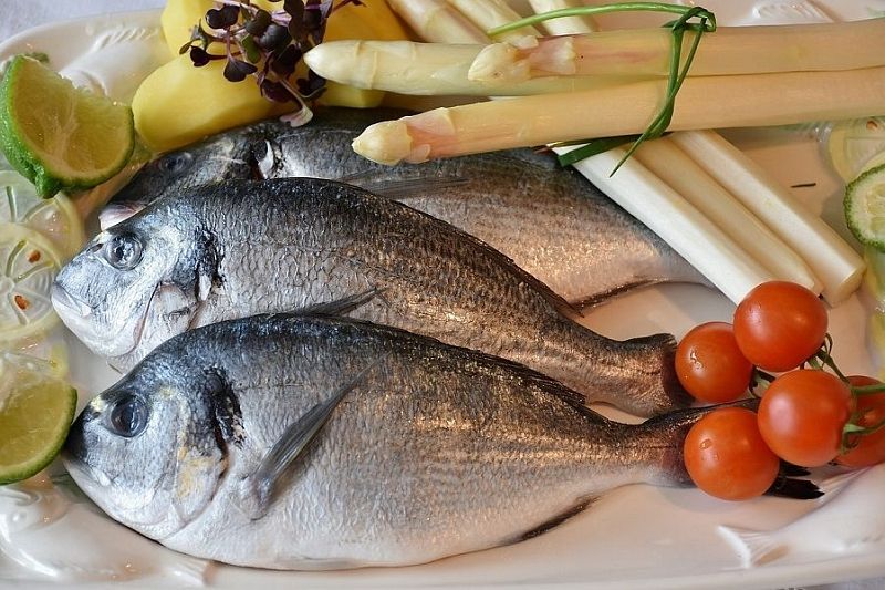 От какой смертельной болезни помогает рыба, если ее есть каждый день?
