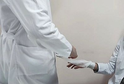 Школьники Северского района благодаря профориентационному проекту отучились на младших медсестер