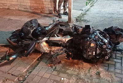Пять штрафов за ДТП: легковушка и мотоцикл разбились ночью в Краснодаре