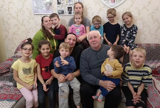 Звание «Мать-героиня» присвоят воспитывающей 26 детей жительнице Краснодара