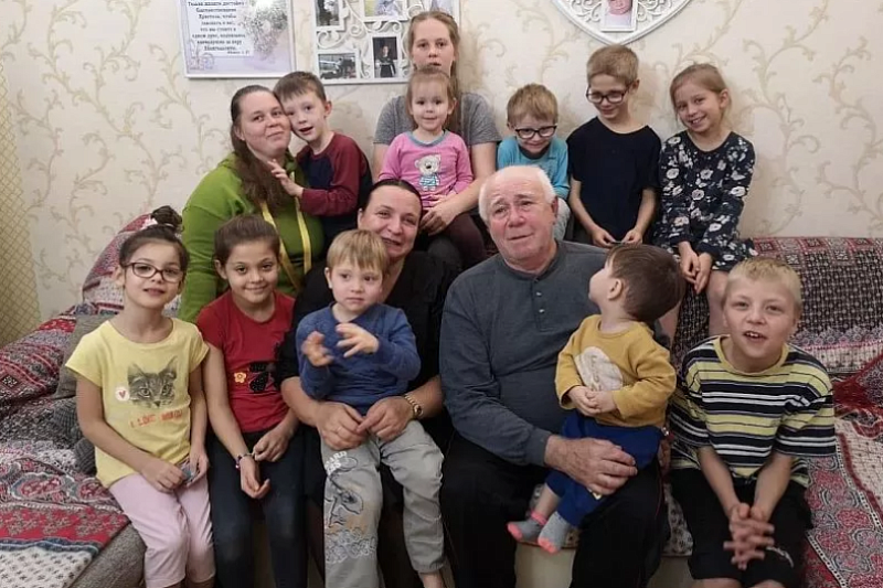 Звание «Мать-героиня» присвоят воспитывающей 26 детей жительнице Краснодара