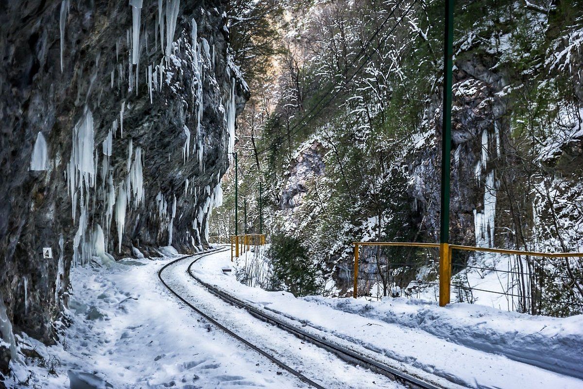 Новый год в горах: Гуамское ущелье в праздники открыли для пеших прогулок